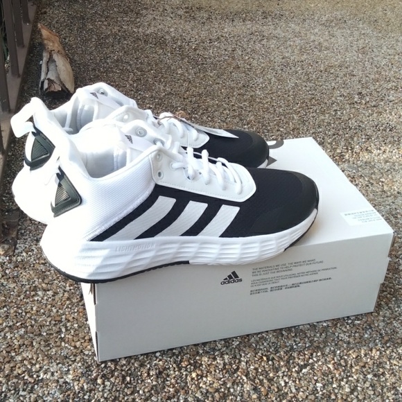 adidas OWNTHEGAME 2.0 - Picture 9 of 16